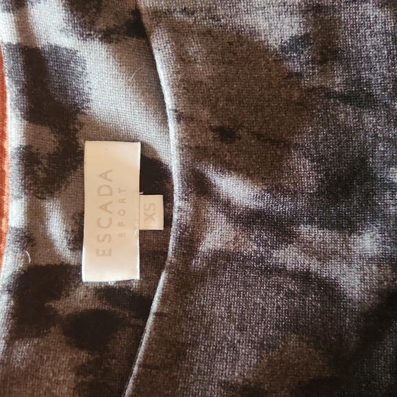 Escada top - Picture 2 of 3